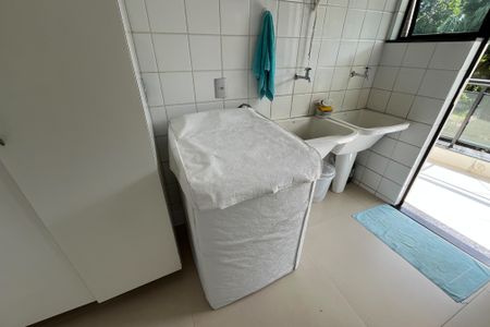 Apartamento à venda com 600m², 4 quartos e 3 vagas Apartamento à venda com 600m², 4 quartos e 3 vagasÁrea de Serviço