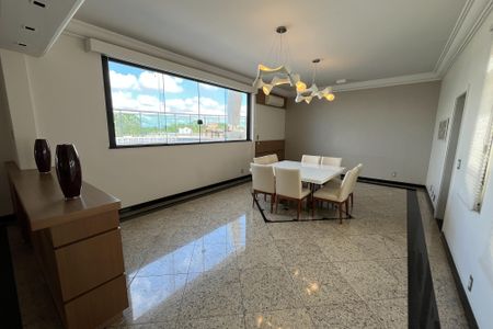 Apartamento à venda com 600m², 4 quartos e 3 vagas Apartamento à venda com 600m², 4 quartos e 3 vagasSala