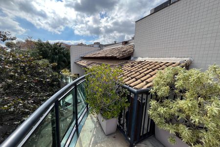 Apartamento à venda com 600m², 4 quartos e 3 vagas Apartamento à venda com 600m², 4 quartos e 3 vagasVaranda gourmet