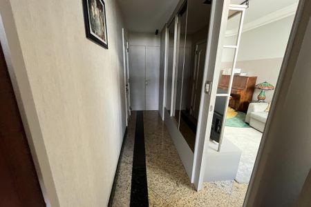 Apartamento à venda com 600m², 4 quartos e 3 vagas Apartamento à venda com 600m², 4 quartos e 3 vagasCorredor