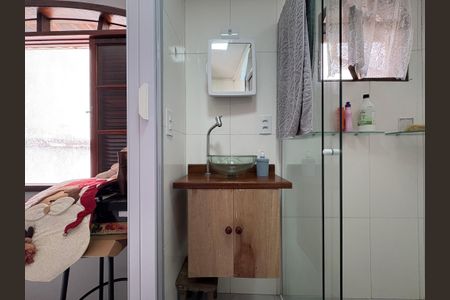 Casa à venda com 360m², 5 quartos e 5 vagas Casa à venda com 360m², 5 quartos e 5 vagasBanheiro suíte 5 edícula