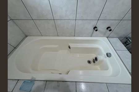 Casa à venda com 360m², 5 quartos e 5 vagas Casa à venda com 360m², 5 quartos e 5 vagasBanheiro da Suíte 1