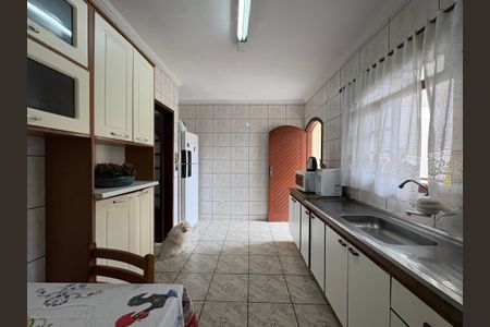 Casa à venda com 360m², 5 quartos e 5 vagas Casa à venda com 360m², 5 quartos e 5 vagasCozinha