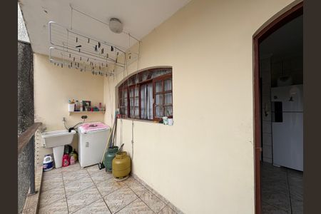Casa à venda com 360m², 5 quartos e 5 vagas Casa à venda com 360m², 5 quartos e 5 vagasLavanderia