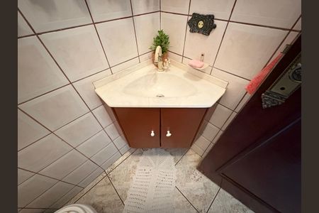 Casa à venda com 360m², 5 quartos e 5 vagas Casa à venda com 360m², 5 quartos e 5 vagasLavabo