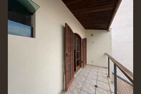 Casa à venda com 360m², 5 quartos e 5 vagas Casa à venda com 360m², 5 quartos e 5 vagasSacada