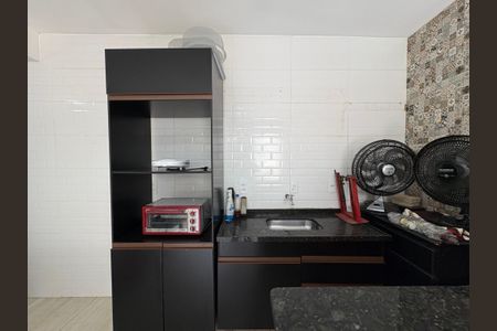 Casa à venda com 360m², 5 quartos e 5 vagas Casa à venda com 360m², 5 quartos e 5 vagas Edicula /Sala e cozinha