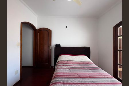 Casa à venda com 360m², 5 quartos e 5 vagas Casa à venda com 360m², 5 quartos e 5 vagasSuite 4