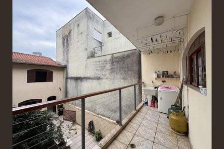 Casa à venda com 360m², 5 quartos e 5 vagas Casa à venda com 360m², 5 quartos e 5 vagasLavanderia
