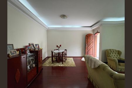 Casa à venda com 360m², 5 quartos e 5 vagas Casa à venda com 360m², 5 quartos e 5 vagasSala