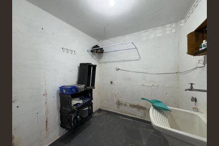 Casa à venda com 360m², 5 quartos e 5 vagas Casa à venda com 360m², 5 quartos e 5 vagasLavanderia edícula