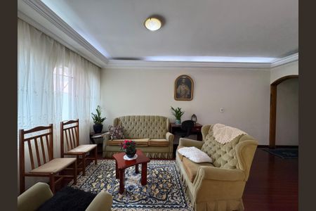 Casa à venda com 360m², 5 quartos e 5 vagas Casa à venda com 360m², 5 quartos e 5 vagasSala