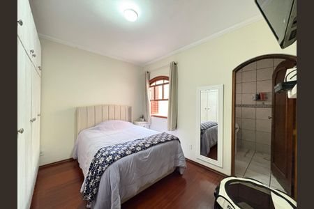 Casa à venda com 360m², 5 quartos e 5 vagas Casa à venda com 360m², 5 quartos e 5 vagasSuite 3