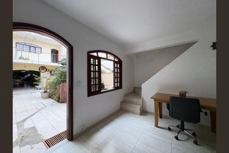 Casa à venda com 360m², 5 quartos e 5 vagas Casa à venda com 360m², 5 quartos e 5 vagas Edicula /Sala e cozinha