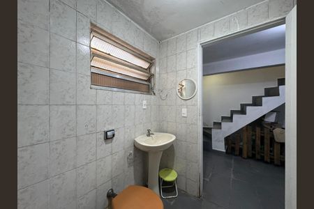 Casa à venda com 360m², 5 quartos e 5 vagas Casa à venda com 360m², 5 quartos e 5 vagasBanheiro de serviço edícula