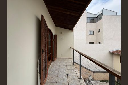 Casa à venda com 360m², 5 quartos e 5 vagas Casa à venda com 360m², 5 quartos e 5 vagasSacada