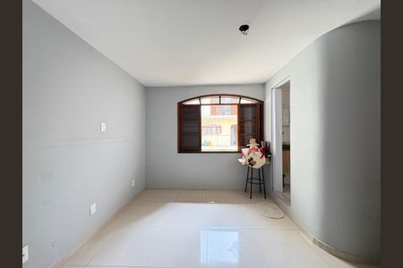 Casa à venda com 360m², 5 quartos e 5 vagas Casa à venda com 360m², 5 quartos e 5 vagasEdicula/Suite