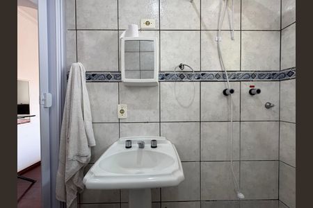 Casa à venda com 360m², 5 quartos e 5 vagas Casa à venda com 360m², 5 quartos e 5 vagasBanheiro da suíte 4