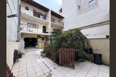 Casa à venda com 360m², 5 quartos e 5 vagas Casa à venda com 360m², 5 quartos e 5 vagasQuintal