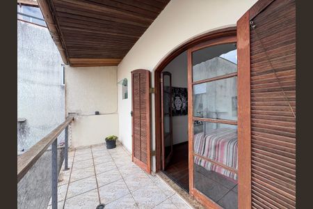 Casa à venda com 360m², 5 quartos e 5 vagas Casa à venda com 360m², 5 quartos e 5 vagasSacada