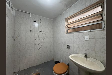 Casa à venda com 360m², 5 quartos e 5 vagas Casa à venda com 360m², 5 quartos e 5 vagasBanheiro de serviço edícula