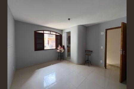 Casa à venda com 360m², 5 quartos e 5 vagas Casa à venda com 360m², 5 quartos e 5 vagasEdicula/Suite