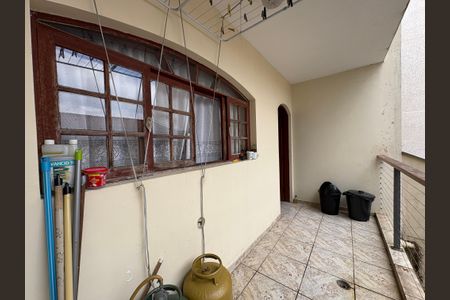Casa à venda com 360m², 5 quartos e 5 vagas Casa à venda com 360m², 5 quartos e 5 vagasLavanderia