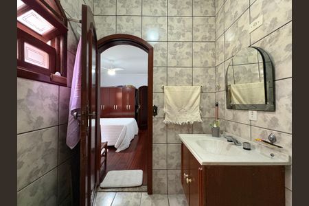 Casa à venda com 360m², 5 quartos e 5 vagas Casa à venda com 360m², 5 quartos e 5 vagasBanheiro da Suíte 2