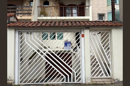 Casa à venda com 360m², 5 quartos e 5 vagas Casa à venda com 360m², 5 quartos e 5 vagasFachada + plaquinha