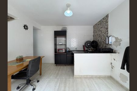 Casa à venda com 360m², 5 quartos e 5 vagas Casa à venda com 360m², 5 quartos e 5 vagas Edicula /Sala e cozinha