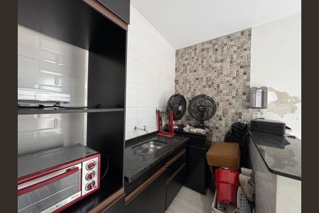 Casa à venda com 360m², 5 quartos e 5 vagas Casa à venda com 360m², 5 quartos e 5 vagas Edicula /Sala e cozinha