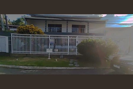 Casa de condomínio para alugar com 650m², 6 quartos e 4 vagas Casa de condomínio para alugar com 650m², 6 quartos e 4 vagasFachada