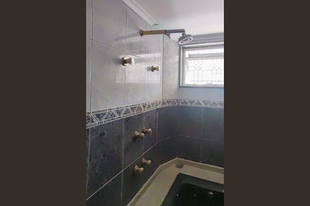 Casa de condomínio para alugar com 650m², 6 quartos e 4 vagas Casa de condomínio para alugar com 650m², 6 quartos e 4 vagasBanheiro da Suíte 2