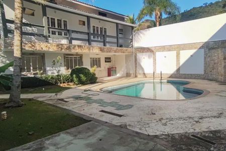 Casa de condomínio para alugar com 650m², 6 quartos e 4 vagas Casa de condomínio para alugar com 650m², 6 quartos e 4 vagasÁrea comum - Piscina