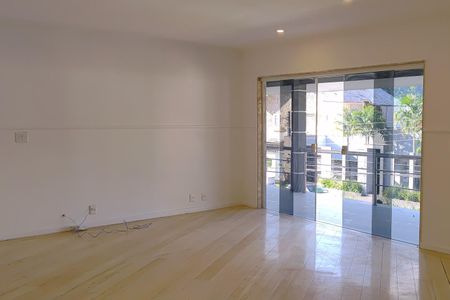 Casa de condomínio para alugar com 650m², 6 quartos e 4 vagas Casa de condomínio para alugar com 650m², 6 quartos e 4 vagasSuíte 3