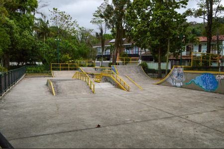 Casa de condomínio para alugar com 650m², 6 quartos e 4 vagas Casa de condomínio para alugar com 650m², 6 quartos e 4 vagasÁrea comum - Pista de Skate