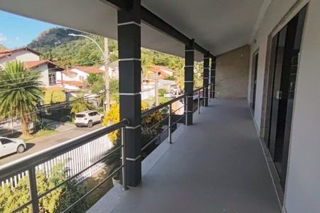 Casa de condomínio para alugar com 650m², 6 quartos e 4 vagas Casa de condomínio para alugar com 650m², 6 quartos e 4 vagasVaranda das Suítes 3 e 4