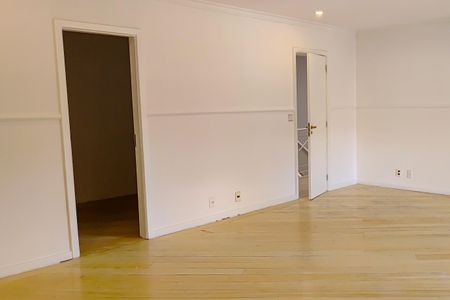 Casa de condomínio para alugar com 650m², 6 quartos e 4 vagas Casa de condomínio para alugar com 650m², 6 quartos e 4 vagasSuíte 3