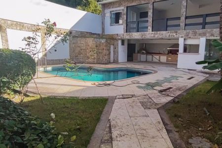 Casa de condomínio para alugar com 650m², 6 quartos e 4 vagas Casa de condomínio para alugar com 650m², 6 quartos e 4 vagasÁrea comum - Piscina
