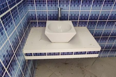 Casa de condomínio para alugar com 650m², 6 quartos e 4 vagas Casa de condomínio para alugar com 650m², 6 quartos e 4 vagasLavabo da Área Gourmet