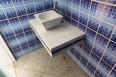 Casa de condomínio para alugar com 650m², 6 quartos e 4 vagas Casa de condomínio para alugar com 650m², 6 quartos e 4 vagasLavabo da Área Gourmet