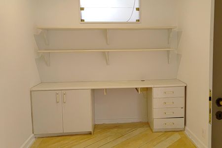 Casa de condomínio para alugar com 650m², 6 quartos e 4 vagas Casa de condomínio para alugar com 650m², 6 quartos e 4 vagasCloset da Suíte 3