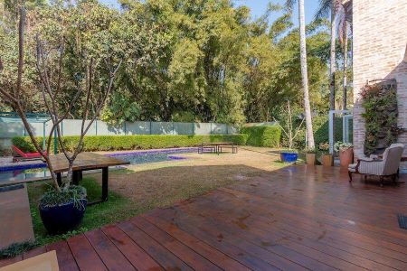 Casa à venda com 1000m², 5 quartos e 5 vagas