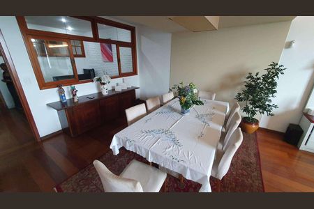 Apartamento à venda com 252m², 4 quartos e 2 vagas