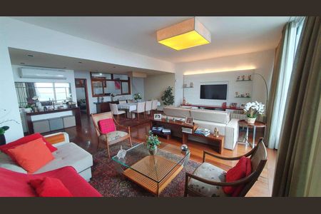 Apartamento à venda com 252m², 4 quartos e 2 vagas