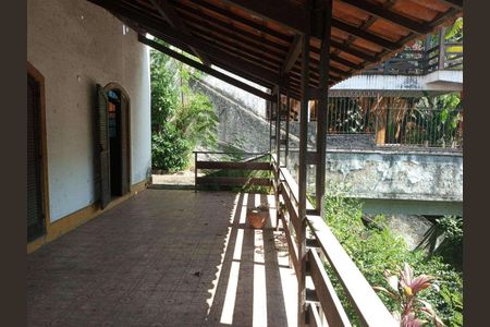 Casa à venda com 285m², 4 quartos e 2 vagas