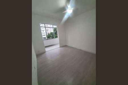 Apartamento à venda com 80m², 3 quartos e sem vaga