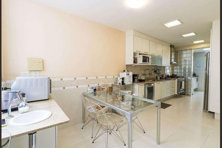 Apartamento à venda com 199m², 4 quartos e 3 vagas