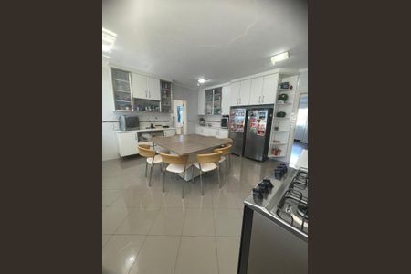Casa de condomínio à venda com 542m², 5 quartos e 4 vagas Casa de condomínio à venda com 542m², 5 quartos e 4 vagasFoto 04