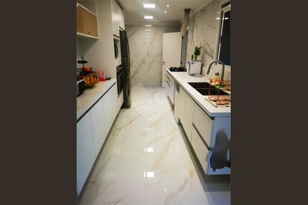 Apartamento à venda com 223m², 4 quartos e 4 vagas